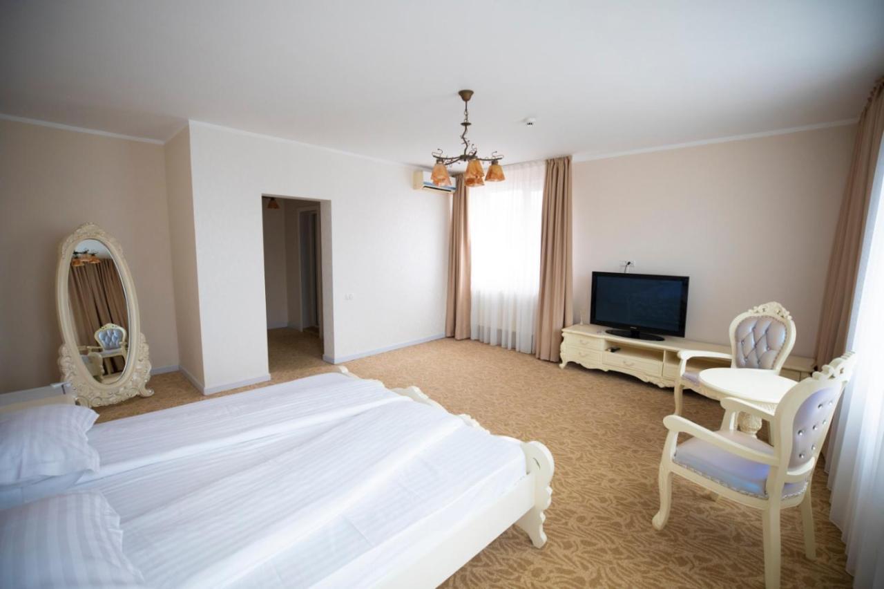 Regal Ballroom Caransebeş Zewnętrze zdjęcie