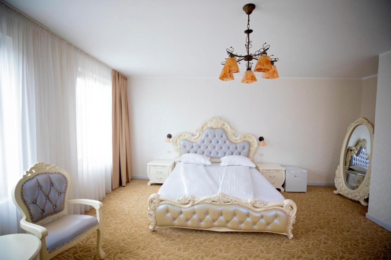Regal Ballroom Caransebeş Zewnętrze zdjęcie