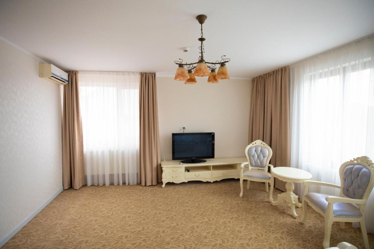Regal Ballroom Caransebeş Zewnętrze zdjęcie