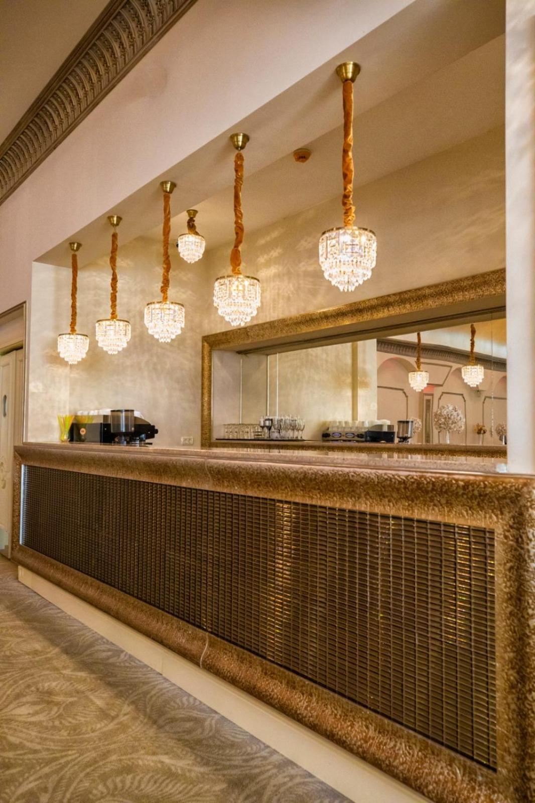 Regal Ballroom Caransebeş Zewnętrze zdjęcie
